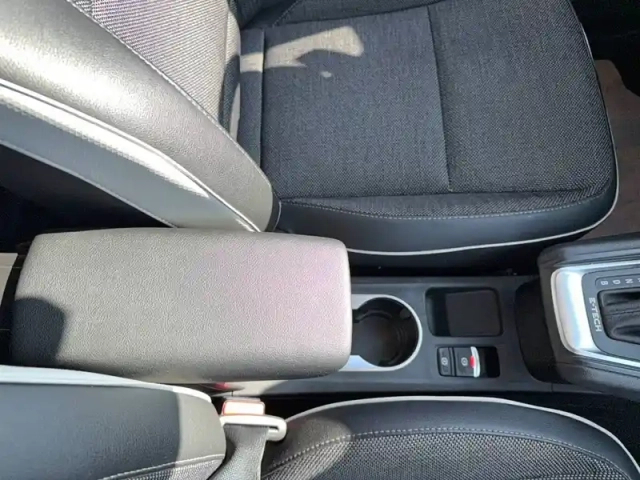 Renault Captur e-tech 145 - 21 — photo 12