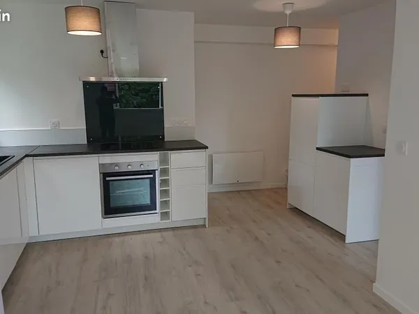 Bel appartement 2 pièces une chambre à 5 mins du RER