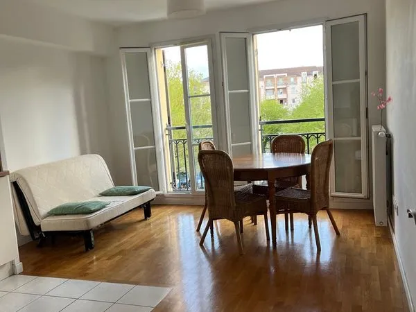 Achères (78) - Appartement 2 pièces 41 m² - Centre-ville, face à la place du marché - 235 000
