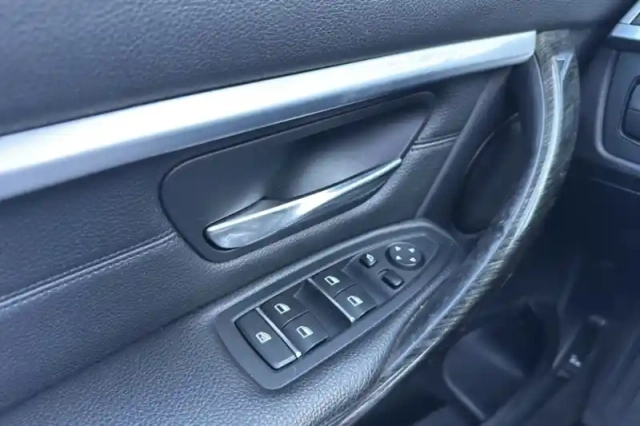 Bmw Serie 3 touring 320d 190 ch bva8 — photo 98