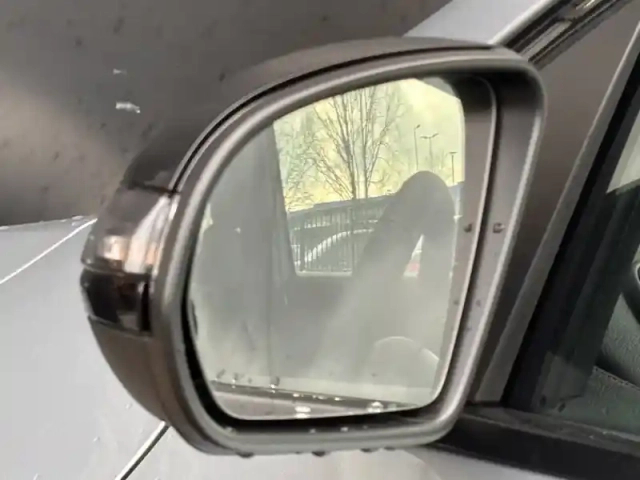 Mercedes Gla 200 d amg line — photo 19