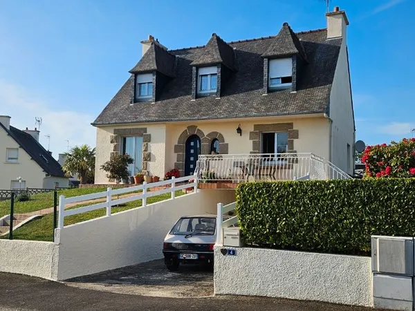 PABU - Maison familiale 107 m² - 4 chambres - Sous-sol complet - Terrain 705 m²