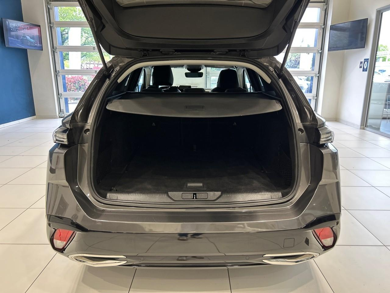 Peugeot 308 sw 1.2 puretech 130ch s&s allure eat8 — photo 6