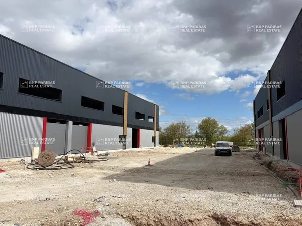 Local d'activité 1122 m²