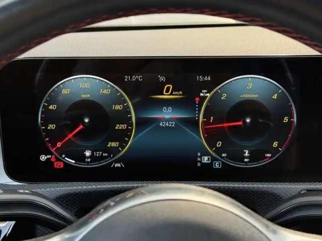 Mercedes Cla coupé 200 d amg line — photo 15