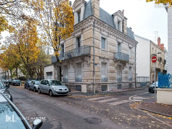 Propriété 11 pièces 221 m²
