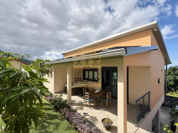 À VENDRE - VILLA DE TYPE T3 DE 102,68M² ENVIRON -SAINT-JOSEPH- 299 000€