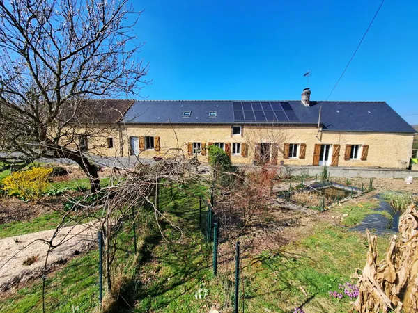 Longère rénovée, 5 chambres, jardin, dépendances