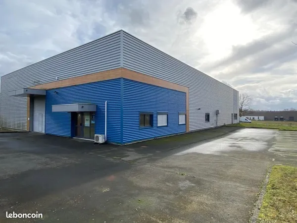 Local d'activité 1 115 m²