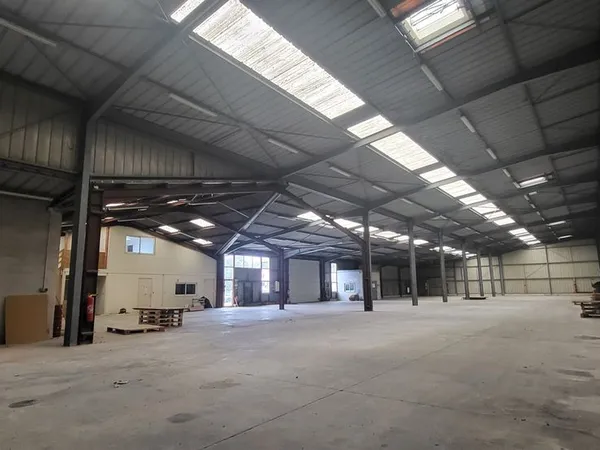 Local 1600 m² Vannes