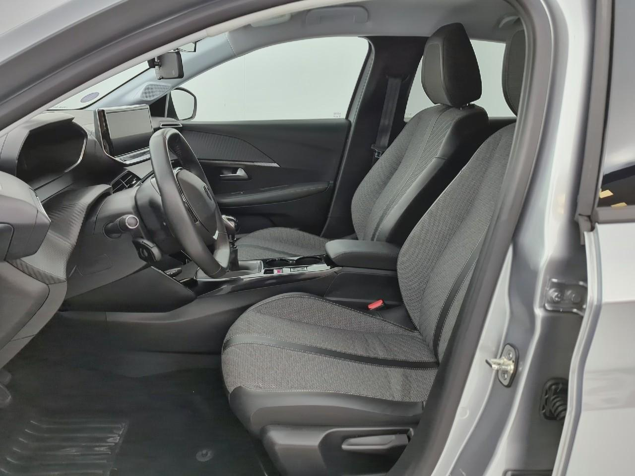 Peugeot 208 puretech 100 s&s bvm6 allure — photo 9