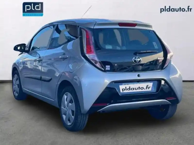 Toyota Aygo 1.0 vvt-i 69ch x-play 5p — photo 2