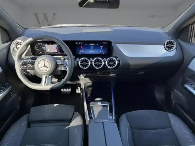 Mercedes Gla 180 d amg exclusive design — photo 12