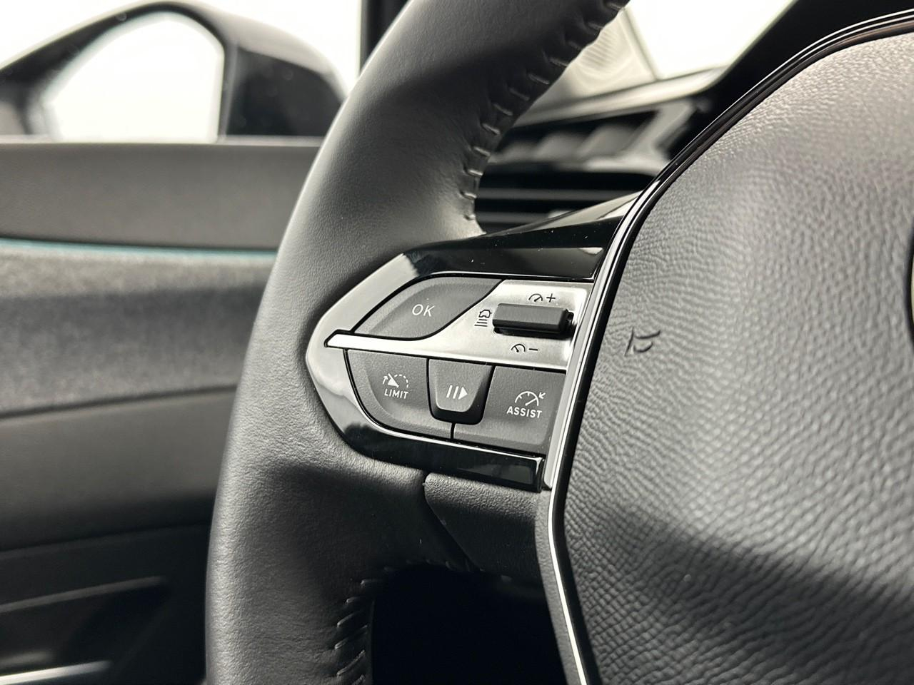 Peugeot 308 sw phev 180 e-eat8 allure pack — photo 18