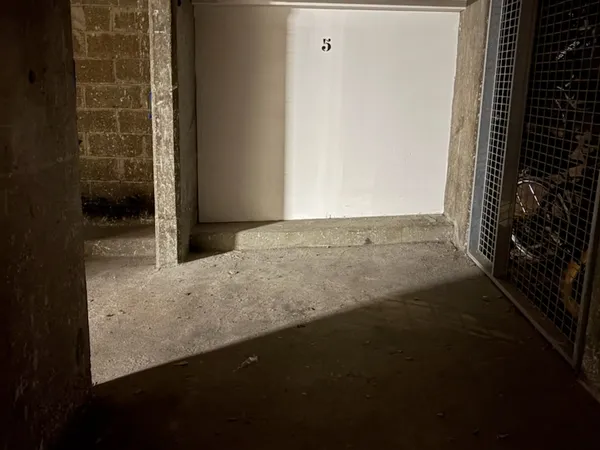 Loue parking 15m²