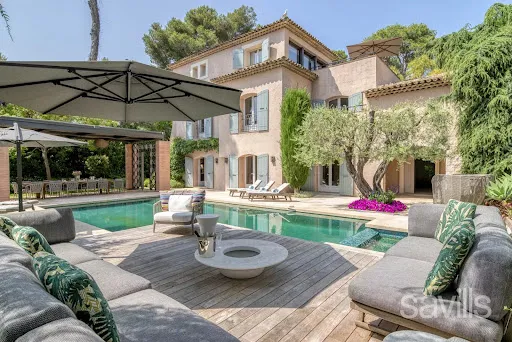 Villa 11 pièces 353 m²
