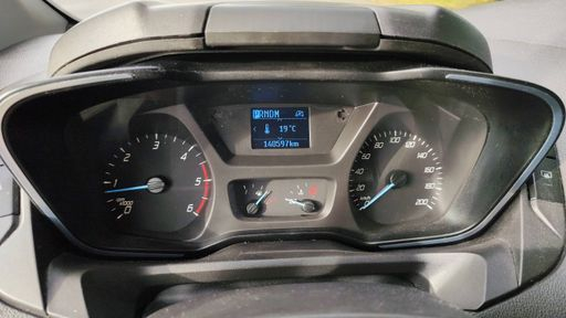 Ford Tourneo Custom 290 L1H1 2.0 TDCi 170ch - Sport – 2017 – 140597 km – Diesel – Boîte Automatique — photo 18