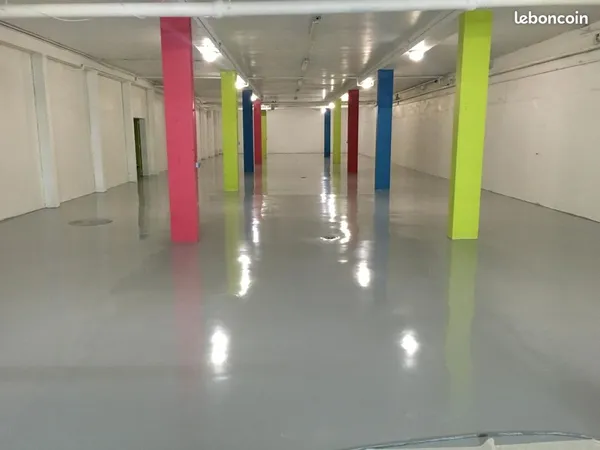 Local de stockage - entreposage - parking couvert - importexport