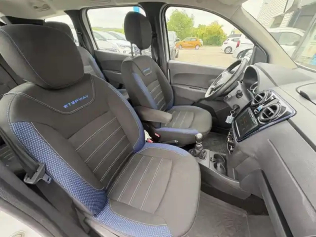 Dacia Lodgy 7 places 15 ans blue dci 115 -2020 — photo 8