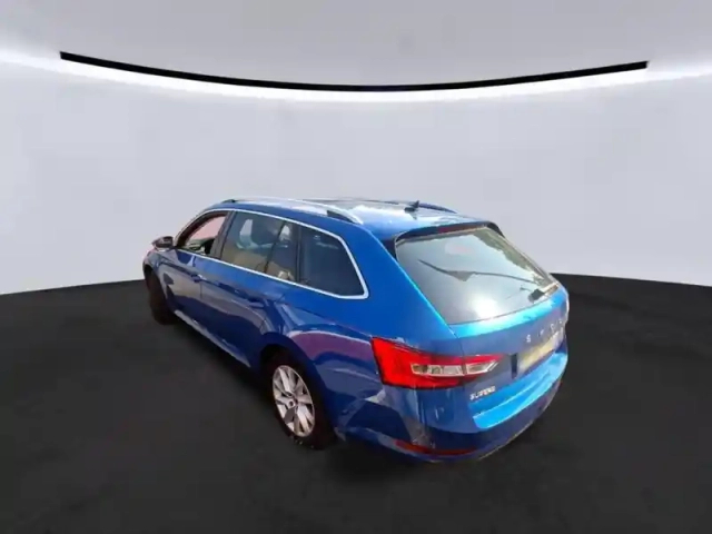 Skoda Superb 2.0 tdi 150 scr dsg7 — photo 9
