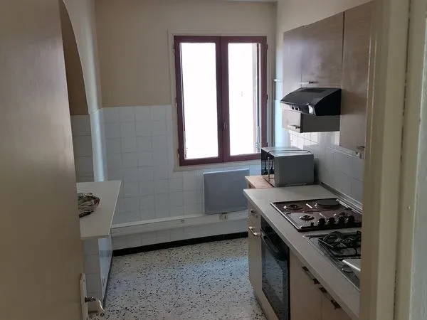 À LOUER - Appartement T3 de 58 m² - Centre-ville de Buis-les-Baronnies - 550 /mois