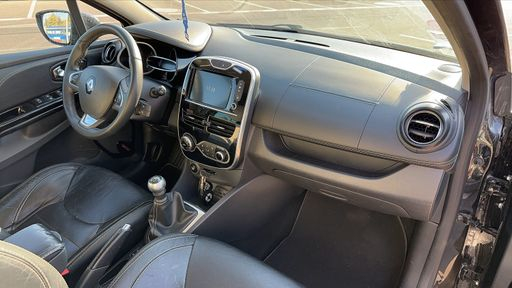 Renault Clio 0.9 TCe 90 - Intiale Paris – 2016 – 96153 km – Essence – Boîte Manuelle — photo 22