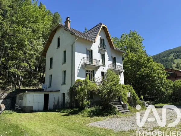 Maison 7 pièces 200 m²