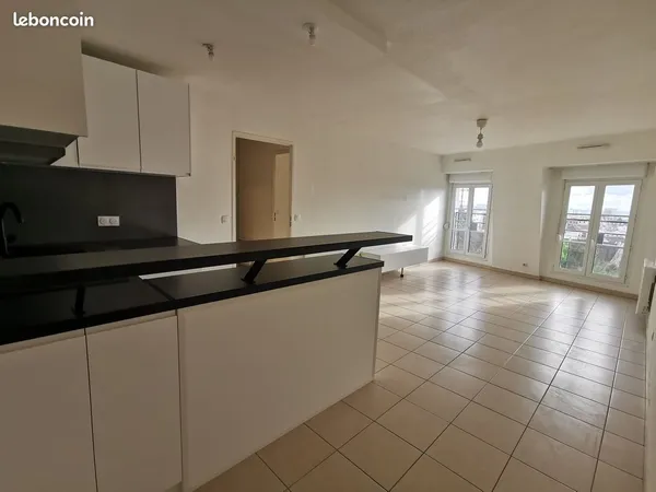 F2 49 m² À VENDRE - GAGNY - DERNIER ÉTAGE - 2 PARKINGS
