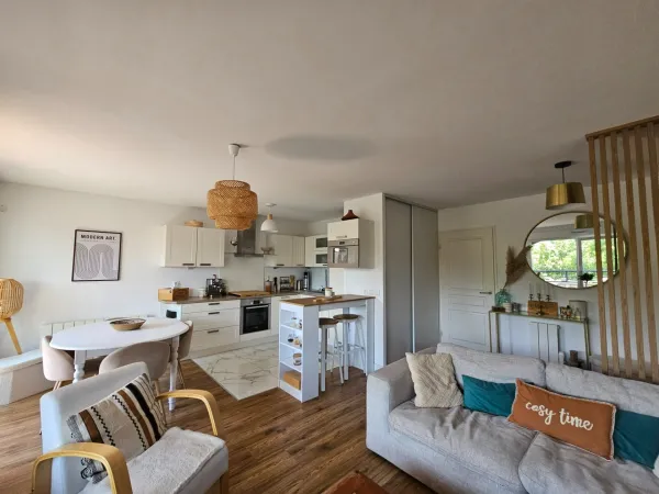 Vétraz-Monthoux - Appartement T3 avec balcon, garage fermé et stationnement privatif (74)