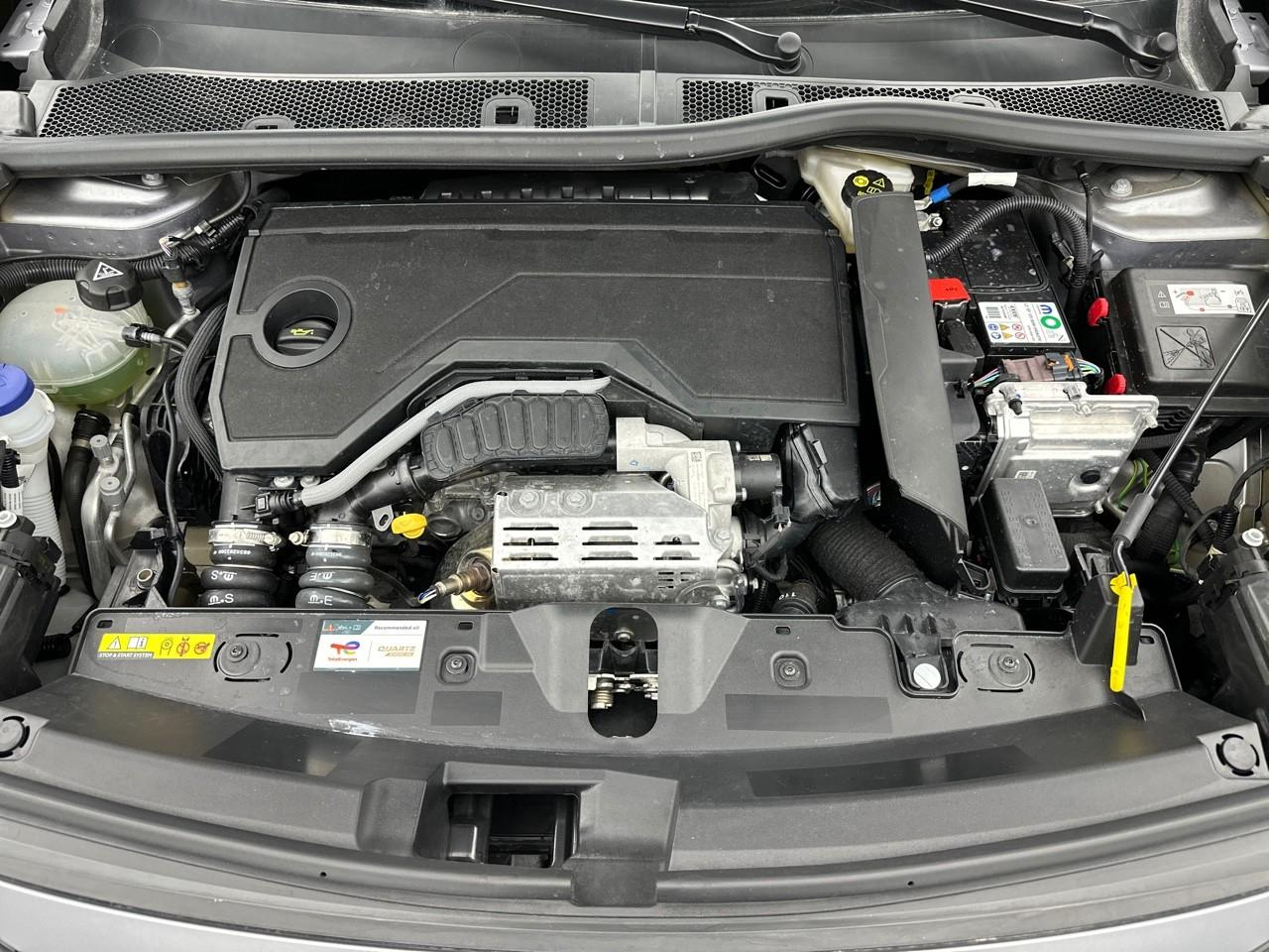 Peugeot 2008 hybrid 145 e-dcs6 style — photo 14