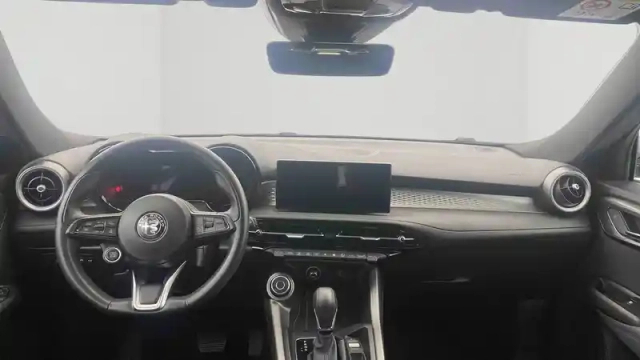 Alfa Romeo Tonale 1.5 hybrid 130 ch tct7 — photo 16