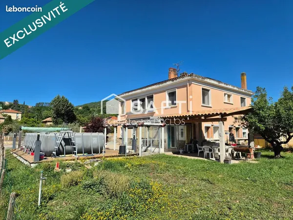 Propriété 5 pièces 157 m²