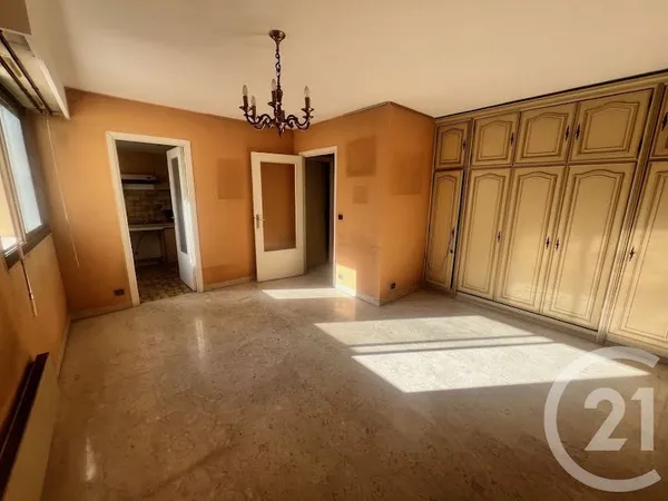 Studio 1 pièce 30 m²