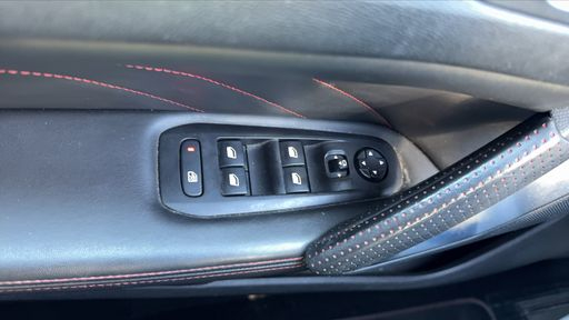 Peugeot 308 SW 2.0 BlueHDi 150 EAT6 - GT Line – 2016 – 141482 km – Diesel – Boîte Automatique — photo 32