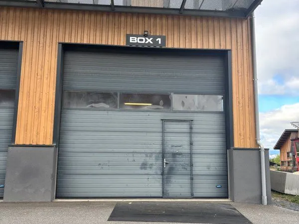HANGAR-LOCAL-BUREAU 100 m²