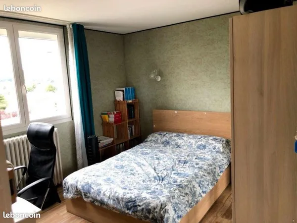 Chambre meublée