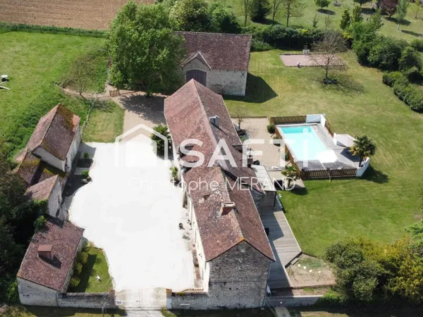 Très belle propriété à DANGE SAINT ROMAIN