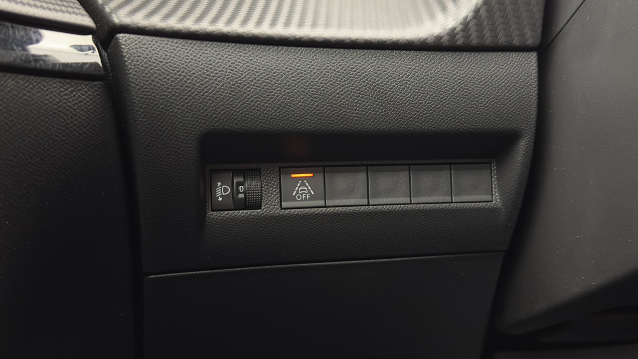 Peugeot 208 PureTech 100 S&amp;S EAT8 — photo 15