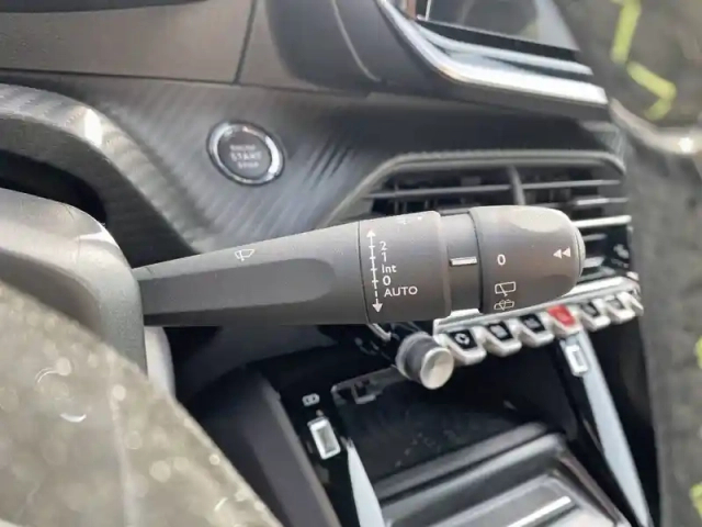 Peugeot 2008 electrique 54 kwh 156 ch — photo 82