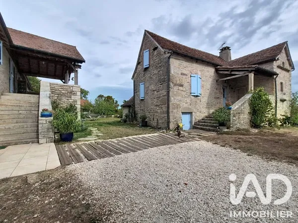 Maison 9 pièces 284 m²