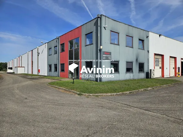 Vente locaux industriels bordure A40 Bourg Nord