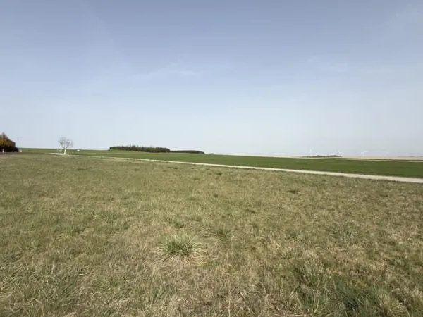 Beau terrain constructible 1 809 m2 allant jusqu'à 5 878 m2