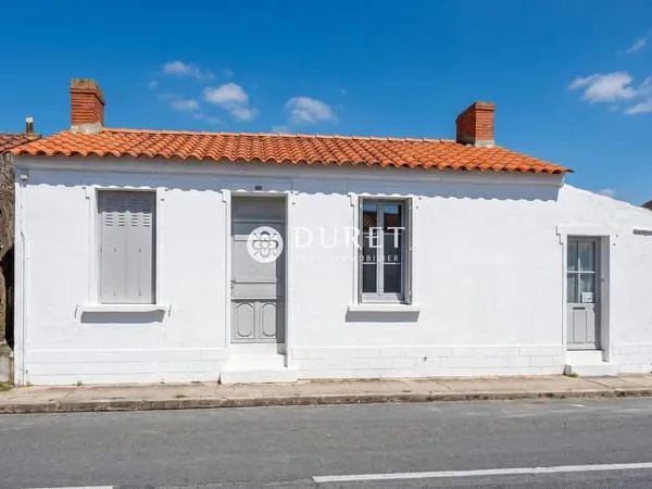 Maison rénovée avec jardin et dépendances - Proche bourg