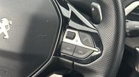 Peugeot 3008 HYBRID 225ch GT e-EAT8 — photo 18