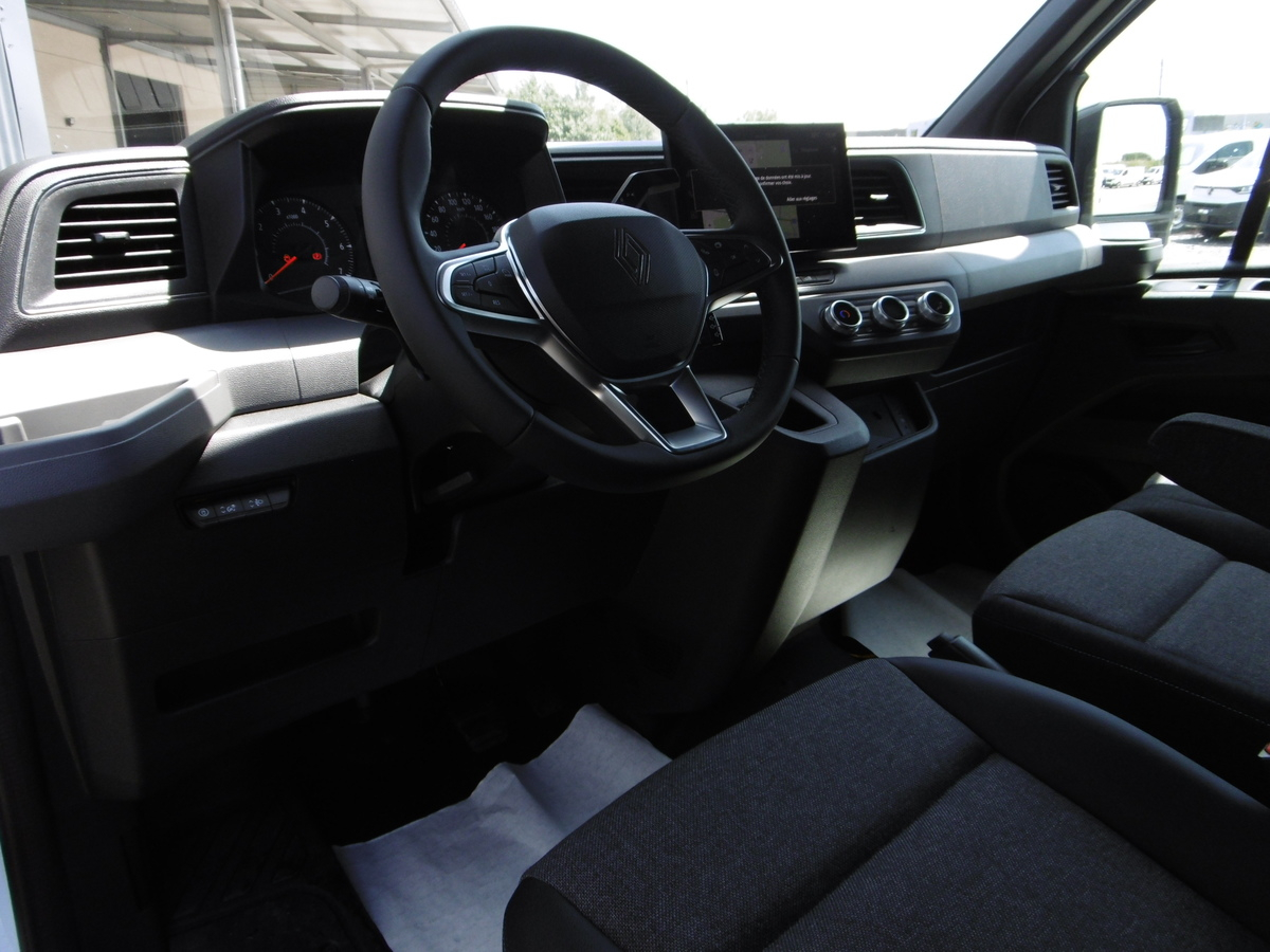 Renault MASTER FOURGON — photo 11