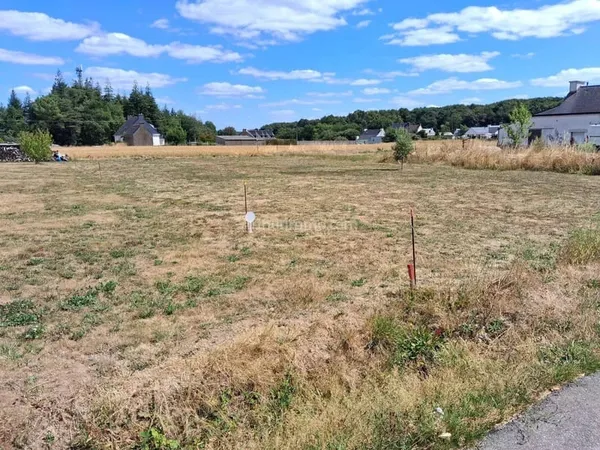 Terrain constructible 668 m²