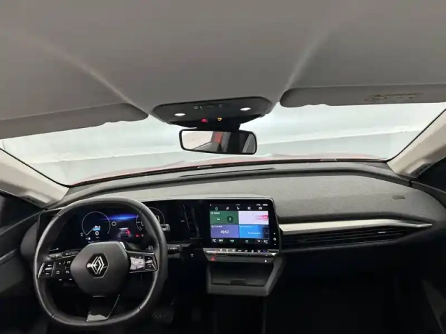 Renault Megane e-tech ev40 130ch standard charge — photo 28