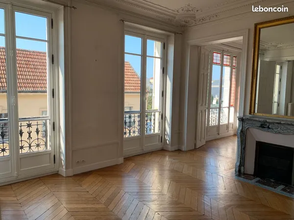 Versailles Rive droite - appart ancien 104m2