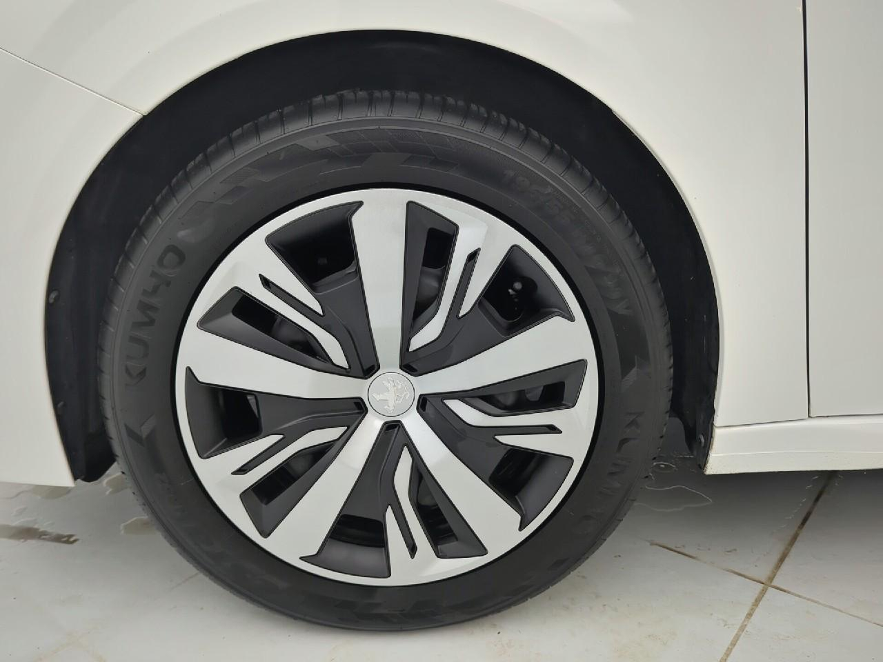 Peugeot 208 puretech 75 s&s bvm5 active pack — photo 29