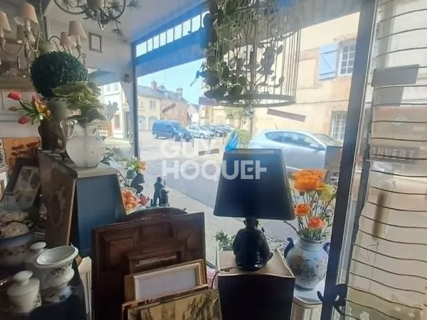 RUGLES - IMMEUBLE AVEC LOCAL COMMERCIAL